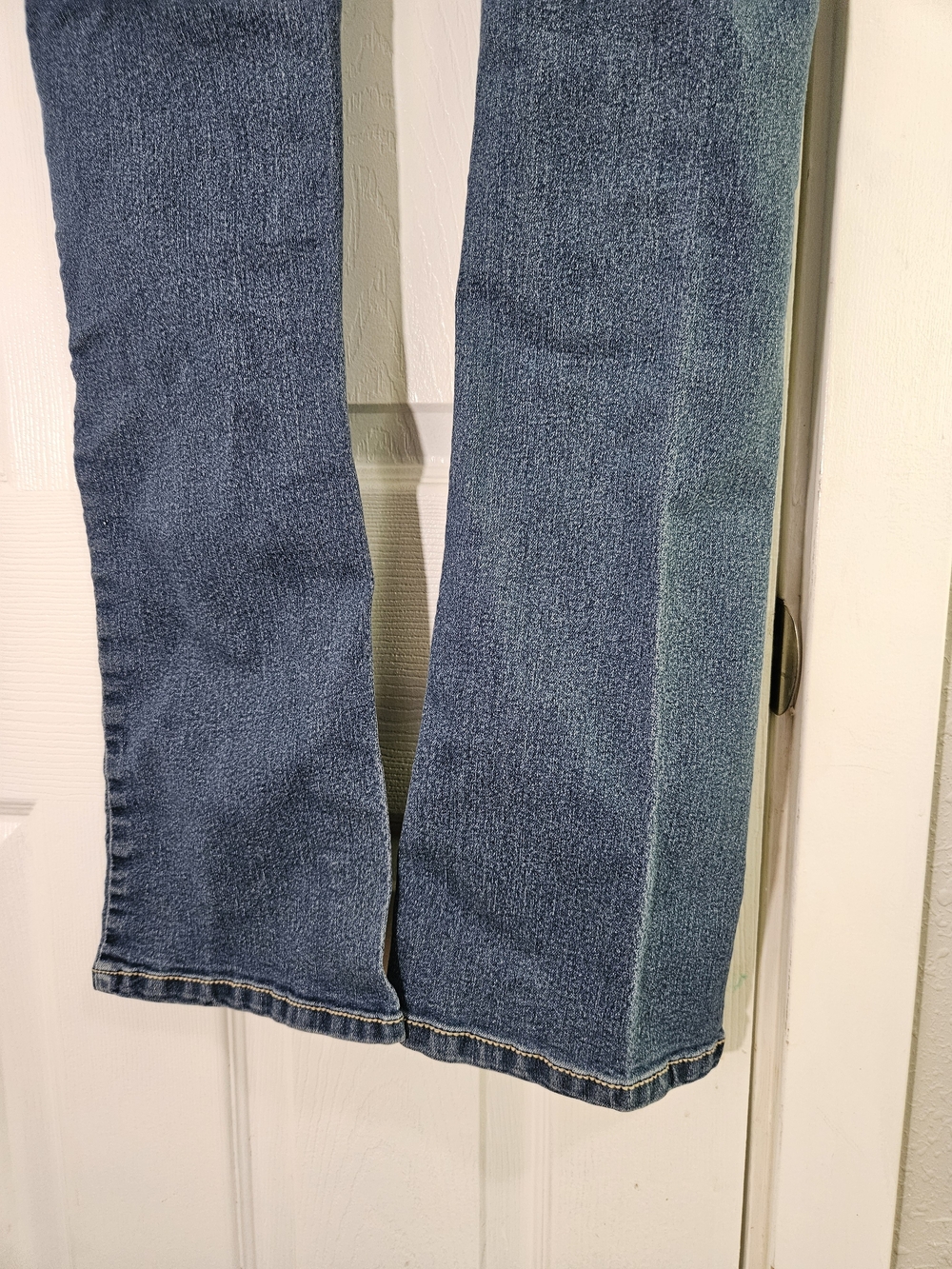 WallFlower Junior's Bootcut Mid-Rise Insta Stretch Jeans - Picture 8 of 11
